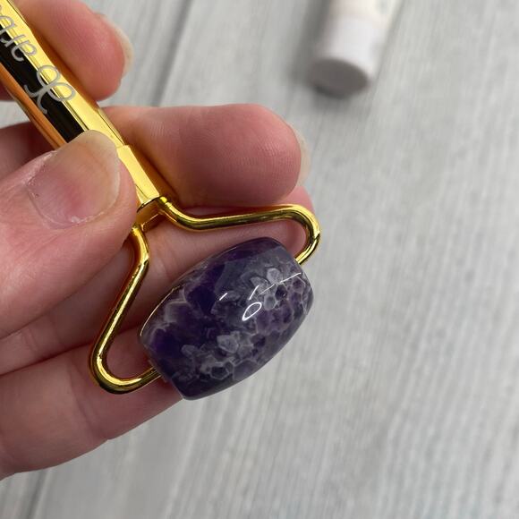 Arbonne Gift Set: Amethyst Facial Roller & Intelligence Rejuvenating Cream - Picture 2 of 7